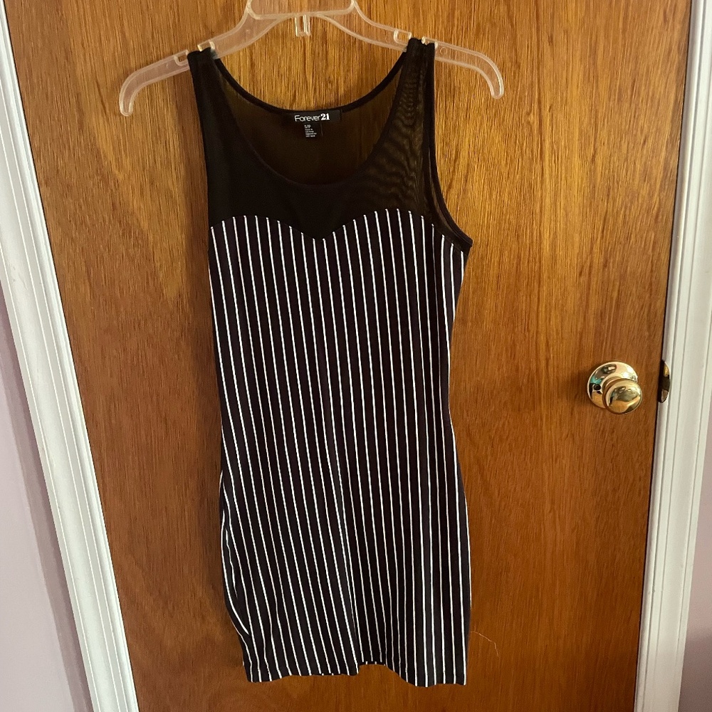 Forever 21 black and white stripes bodycon dress